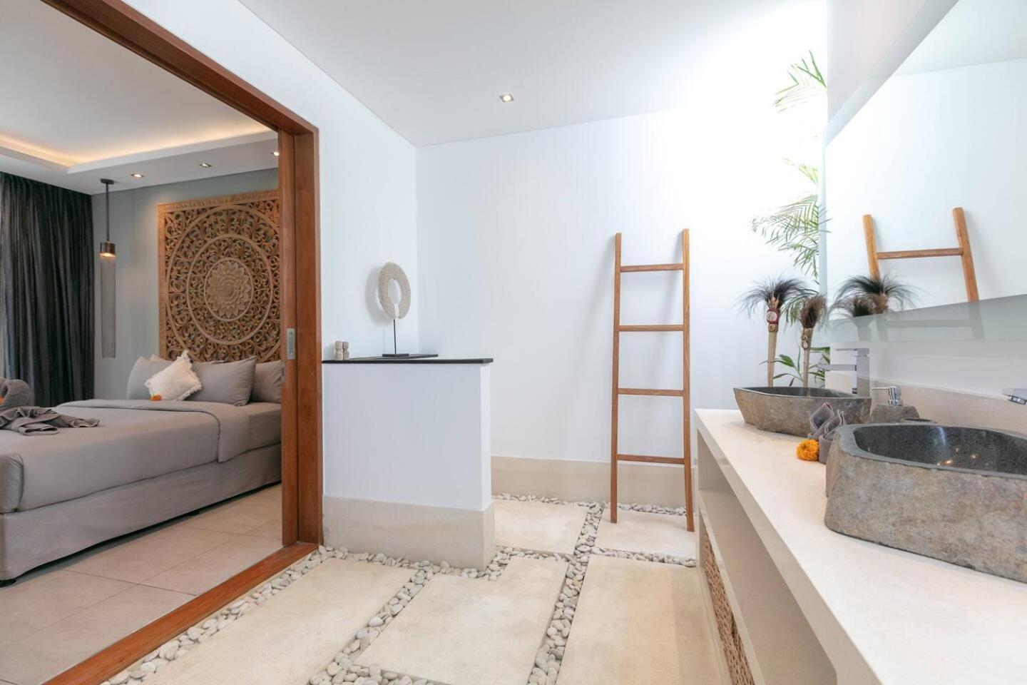 4 Bd Villa With Large Garden, Pool In Seminyak Luaran gambar