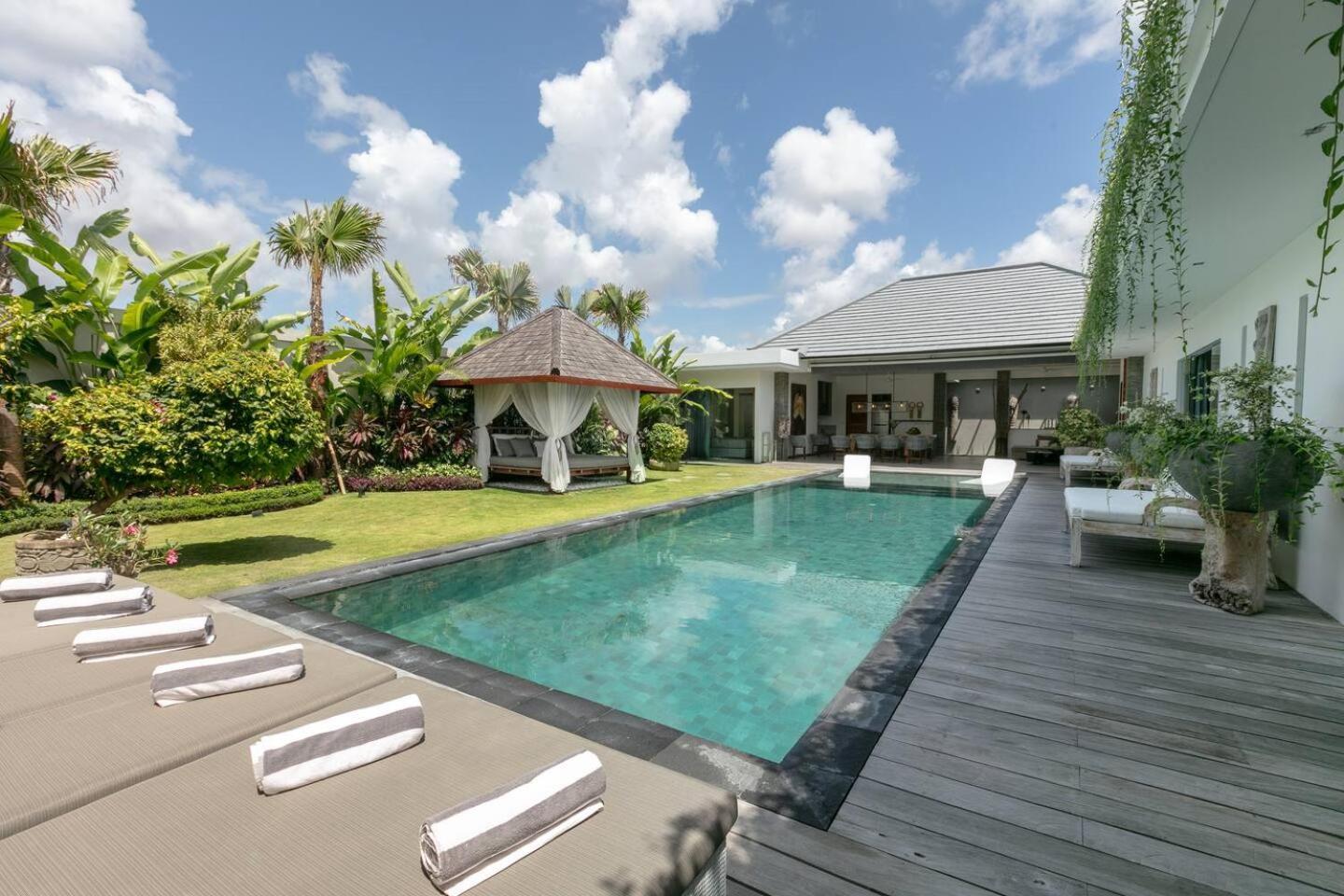 4 Bd Villa With Large Garden, Pool In Seminyak Luaran gambar