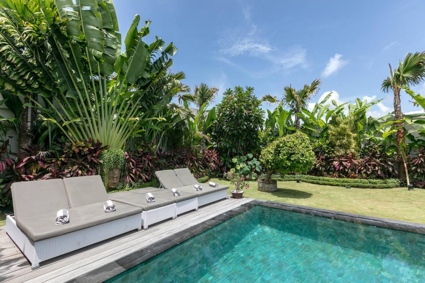 4 Bd Villa With Large Garden, Pool In Seminyak Luaran gambar